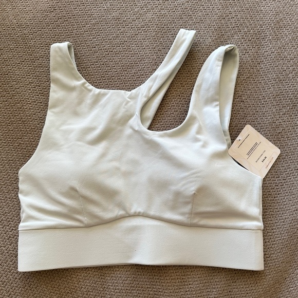 Fabletics - Callie Medium Impact Sports Bra - Picture 5 of 7
